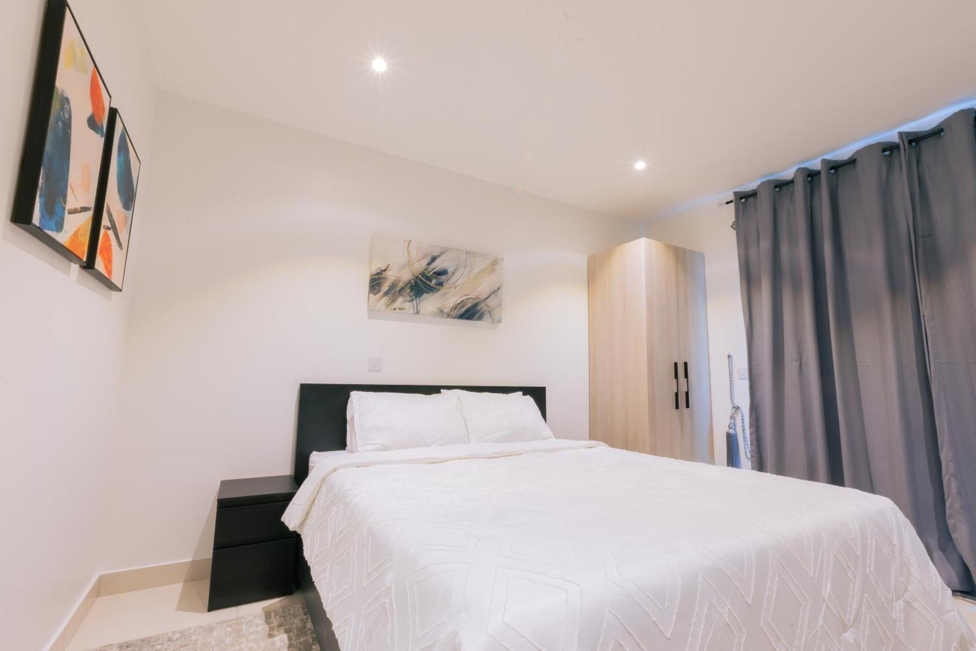 7 Minutes From The Airport - Chic Studio Акра Екстериор снимка