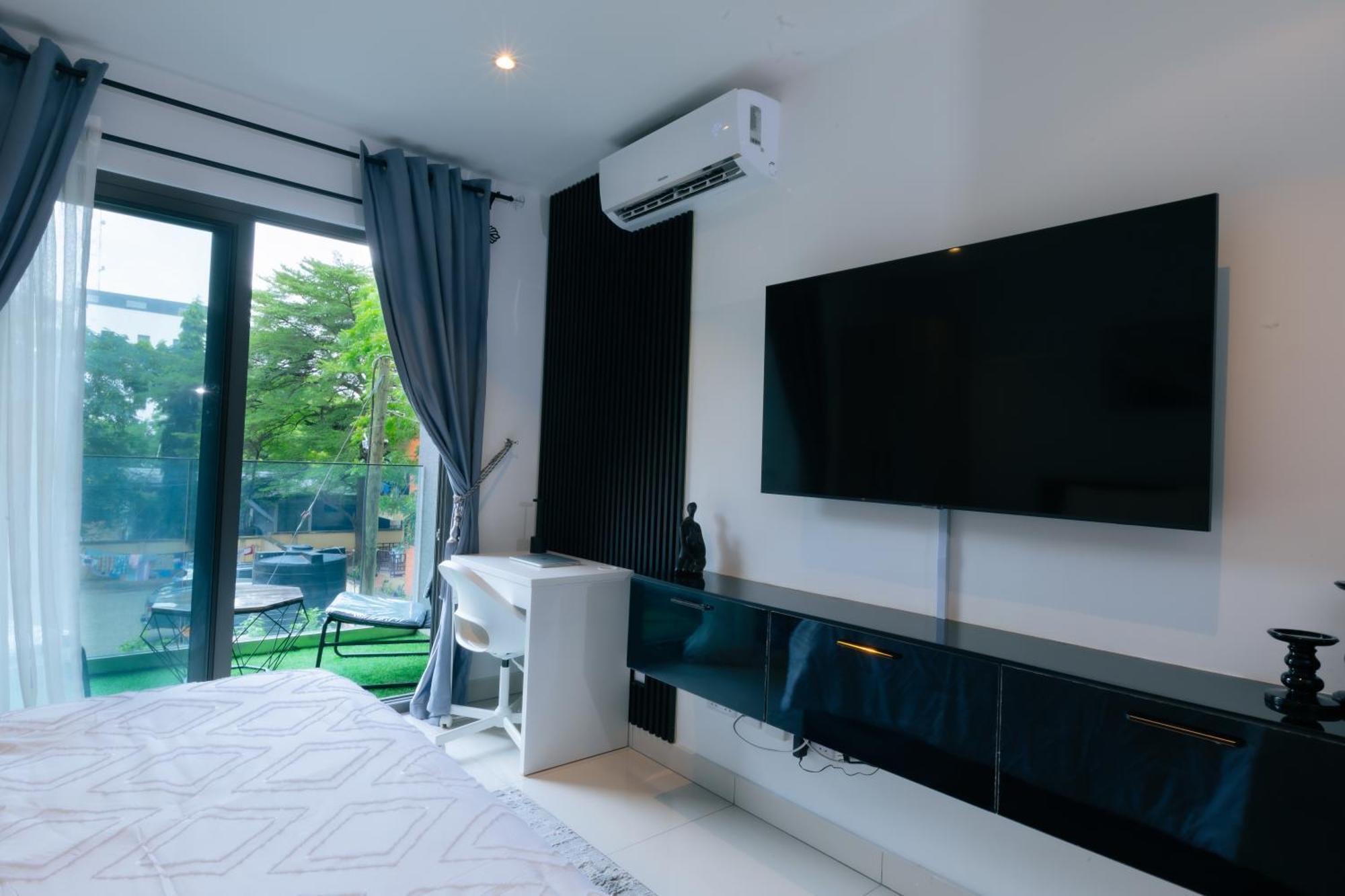 7 Minutes From The Airport - Chic Studio Акра Екстериор снимка